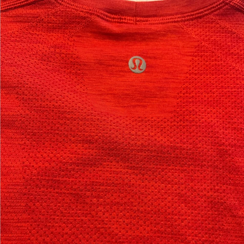 lululemon athletica Vibrant Red Short Sleeve Tee - Picture 3 of 5
